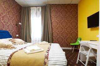 Отель Апельсин на Преображенской площади Москва Двухместный номер с 1 кроватью и общей ванной комнатой-5