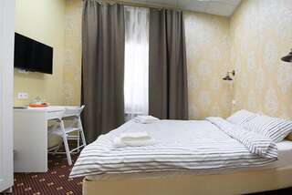 Отель Апельсин на Преображенской площади Москва Двухместный номер с 1 кроватью и общей ванной комнатой-4